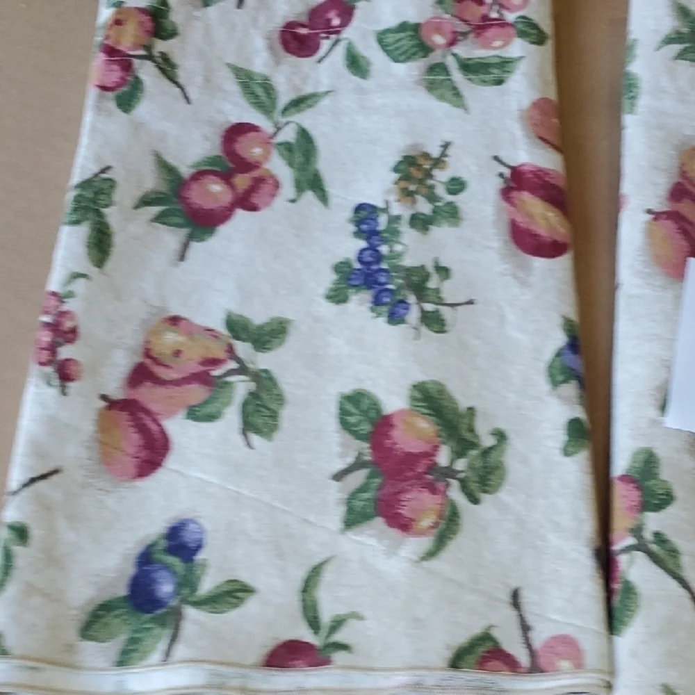 Longaberger Homestead-Fruit Medely Pattern Curtains 3 Panels Valance